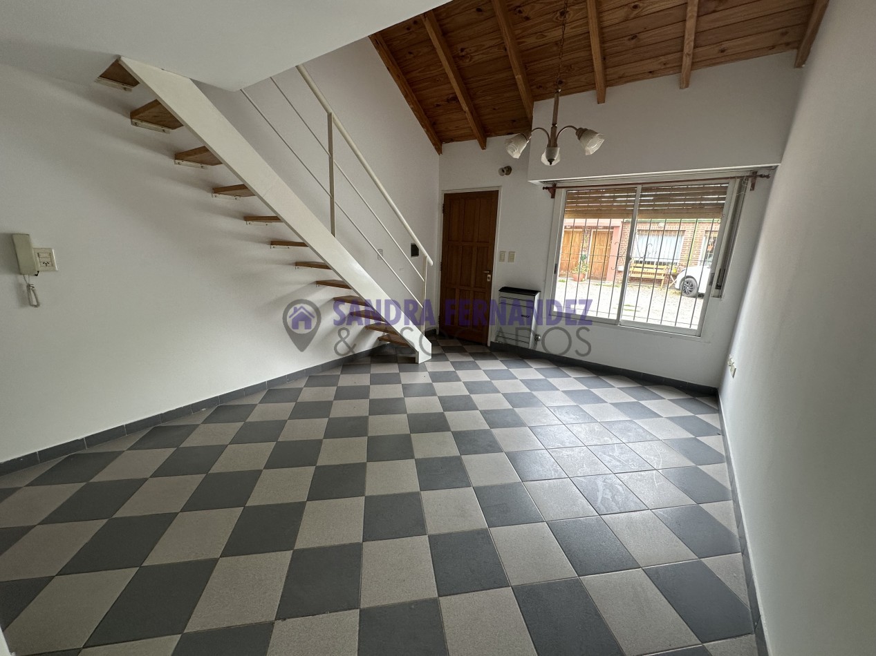 Neuquen Alquiler Loft 1 dormitorio con entrada para vehiculo