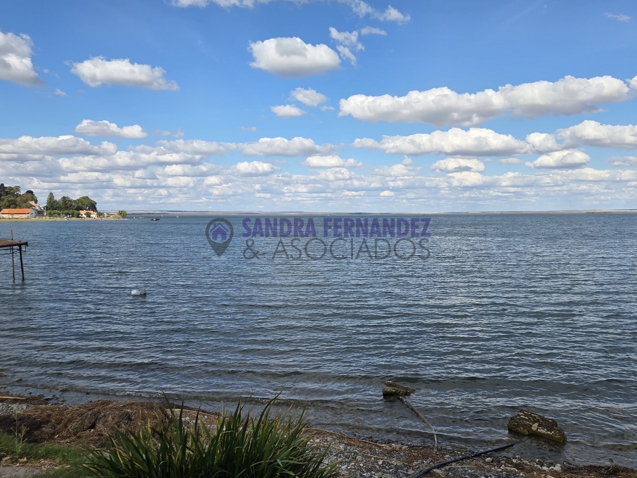 Rio Negro Cinco Saltos Lago Pellegrini Casa 2 dormitorios amoblada con vista al Lago