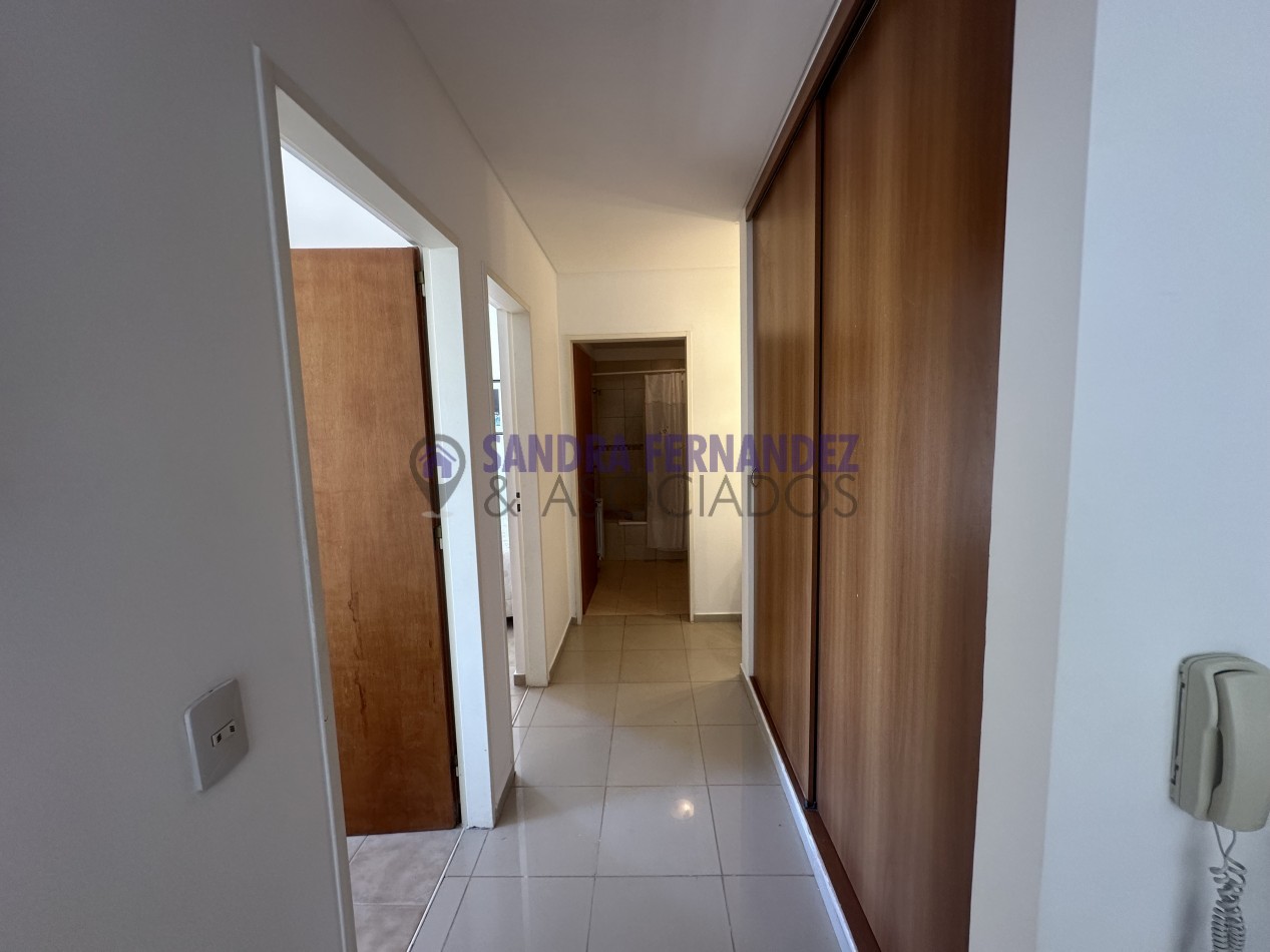 Neuquen. Alquiler. Departamento 2 dormitorios amoblado. Cochera. Barrio Santa Genoveva
