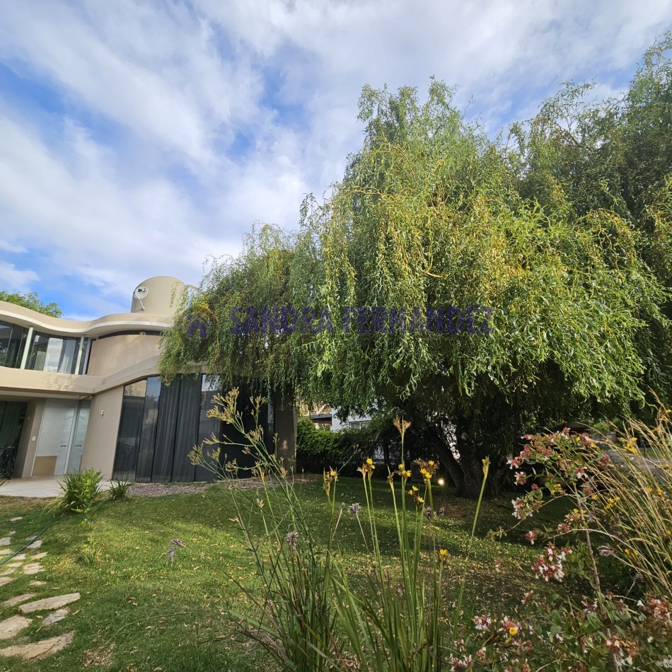 Neuquen. Alquiler.  Casa Barrio Cerrado La Comarca 