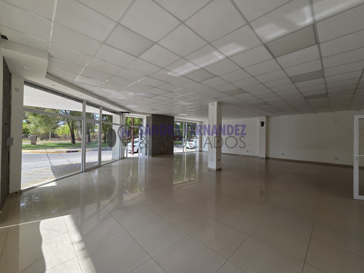Neuquen Alquiler Local Oficina Comercial en esquina