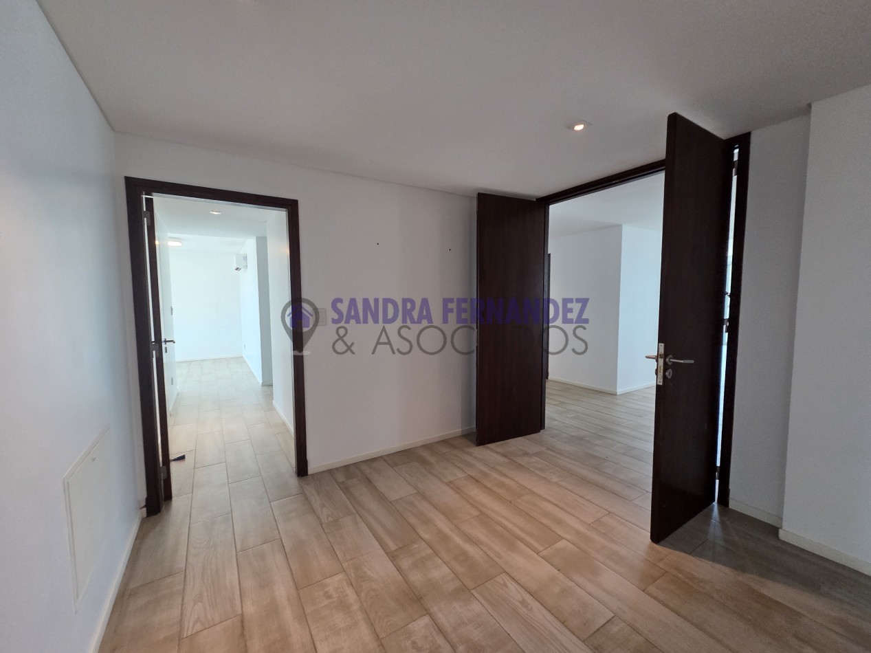 Neuquen. Alquiler NIVEL GERENCIAL Departamento  Semipiso 3 dorm