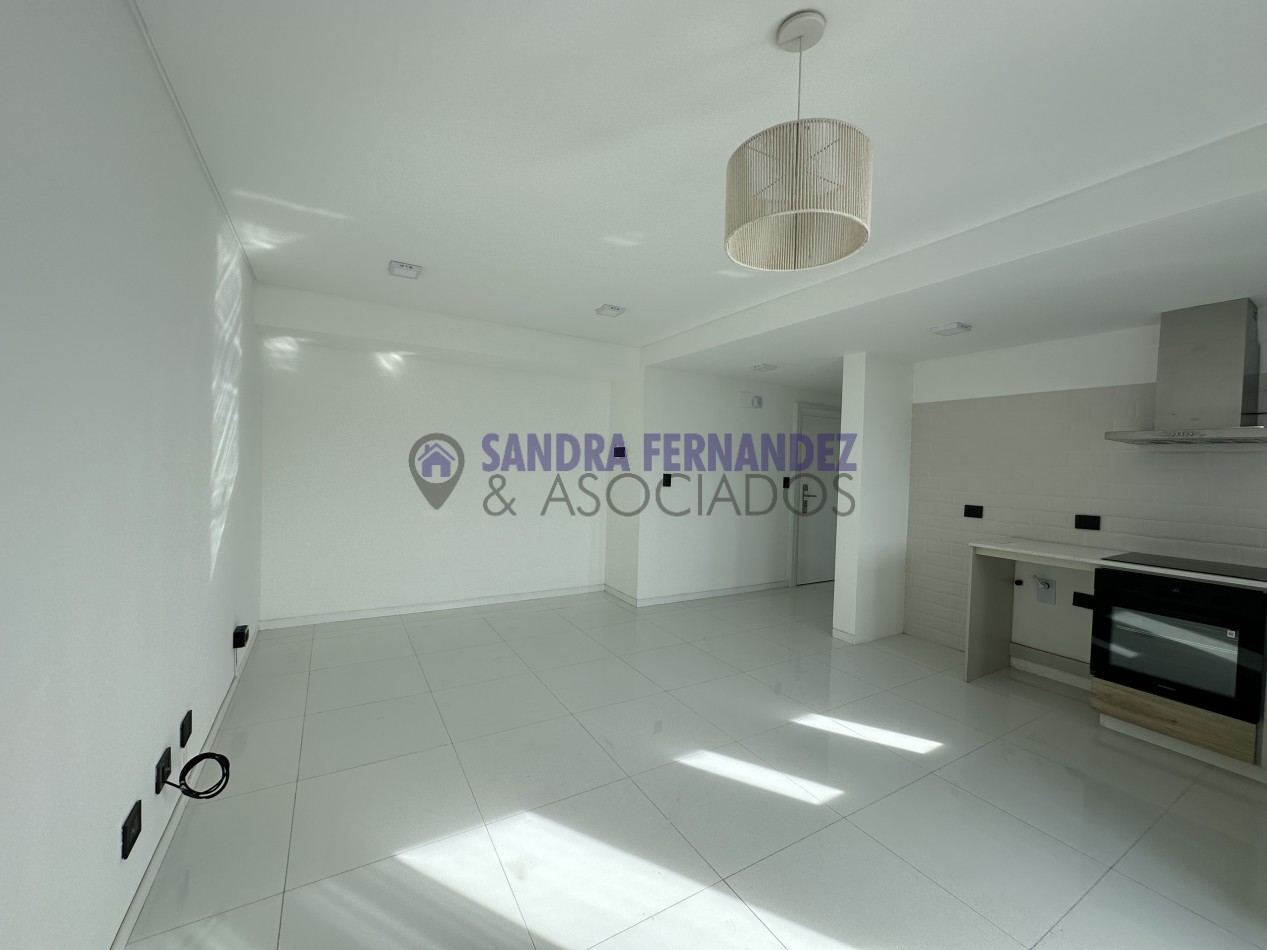 Neuquen Alquiler Departamento 1 dormitorio con terraza. Cochera Centro ciudad de Neuquen