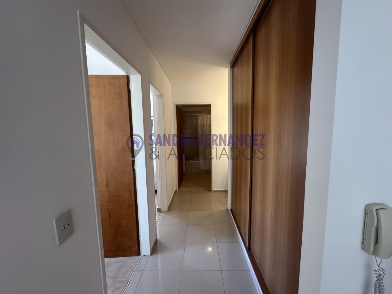Neuquen. Alquiler. Departamento 2 dormitorios amoblado. Cochera. Barrio Santa Genoveva