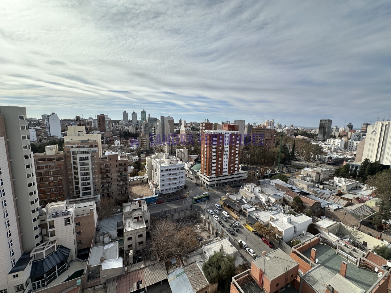 Neuquen Alquiler Departamento 1 dormitorio con terraza. Cochera Centro ciudad de Neuquen