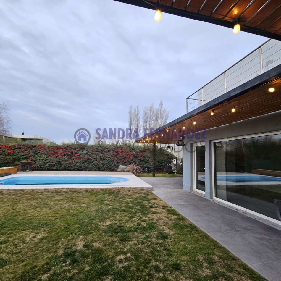 Neuquen Alquiler Casa Nivel gerencial en dos plantas Barrio Cerrado Sauces del Limay