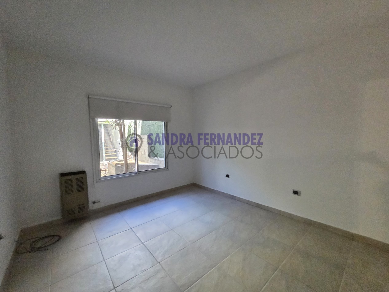 Neuquen. Alquiler. Casa 3 dormitorios suite, con piscina. 