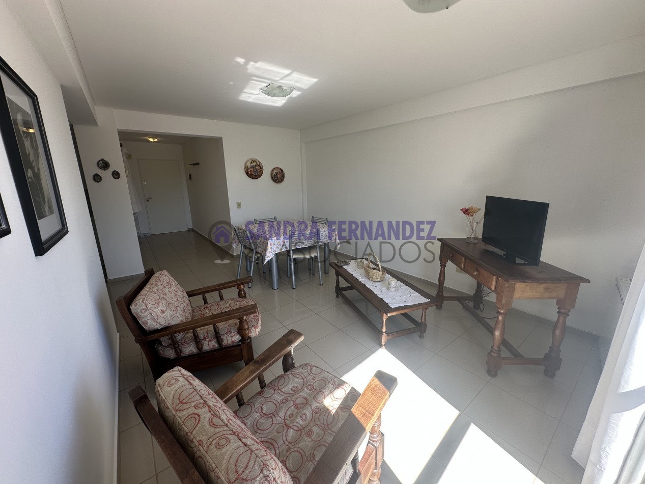 Neuquen. Alquiler. Departamento 2 dormitorios amoblado. Cochera. Barrio Santa Genoveva