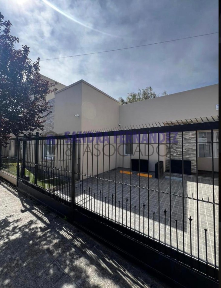 Rio Negro Cipolletti Barrio Flamingo Casa niel gerencial 