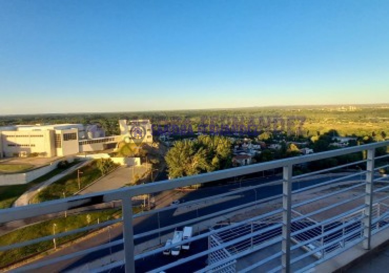 Neuquen, Venta. Semipiso de 1 dormitorio. Amoblado Equipado. Zona Legislatura Edifico Dos Rios