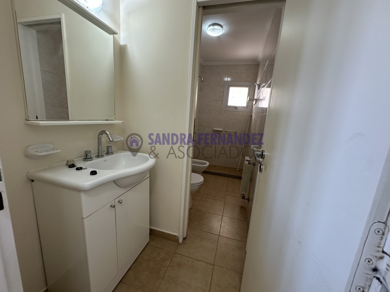 Neuquen Venta Santa Genoveva Departamento 2 dormitorios. Cochera Baulera 