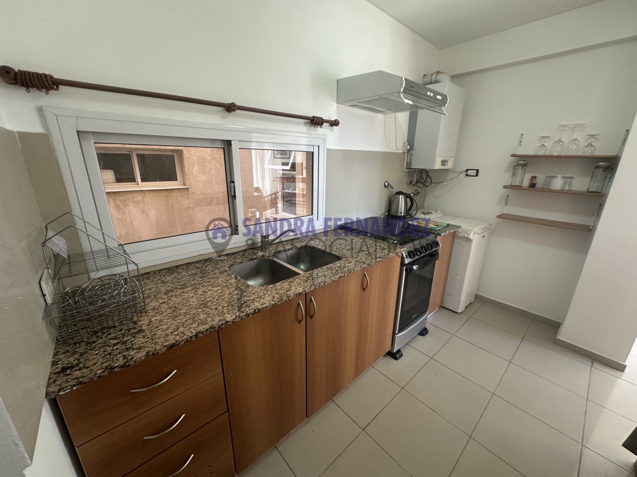 Neuquen. Alquiler. Departamento 2 dormitorios amoblado. Cochera. Barrio Santa Genoveva