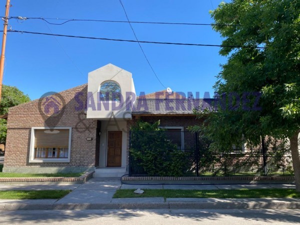 Rio Negro. Cipolletti. Venta. Casa en planta baja 3 dormitorios (suite) 