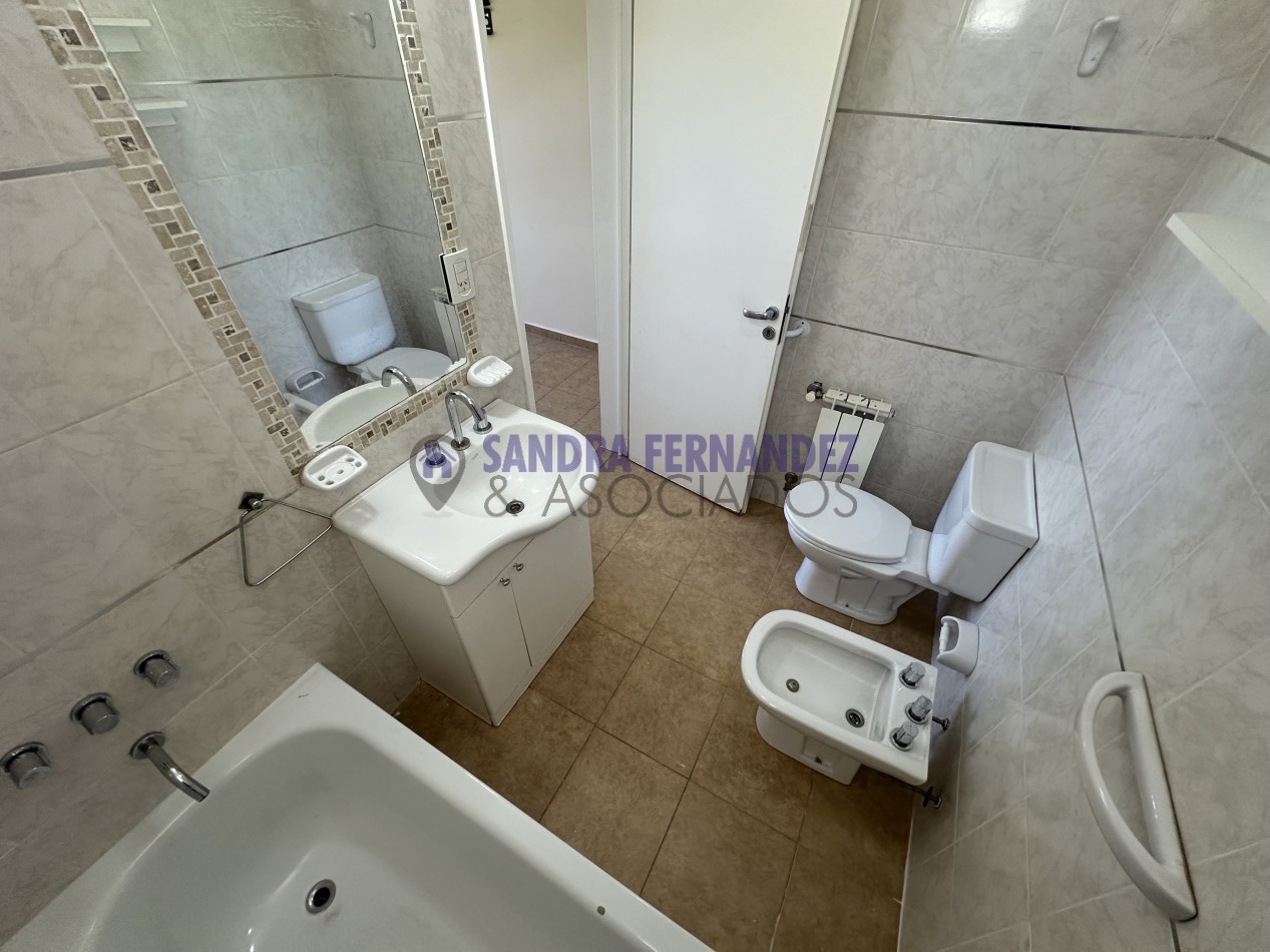 Neuquen Venta Santa Genoveva Departamento 2 dormitorios. Cochera Baulera 