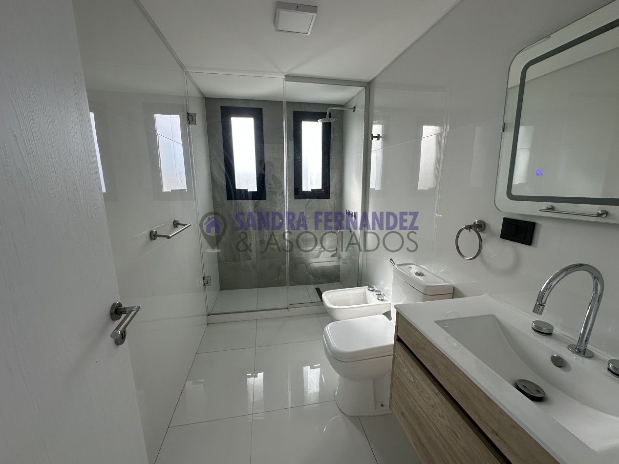 Neuquen Alquiler Departamento 1 dormitorio con terraza. Cochera Centro ciudad de Neuquen