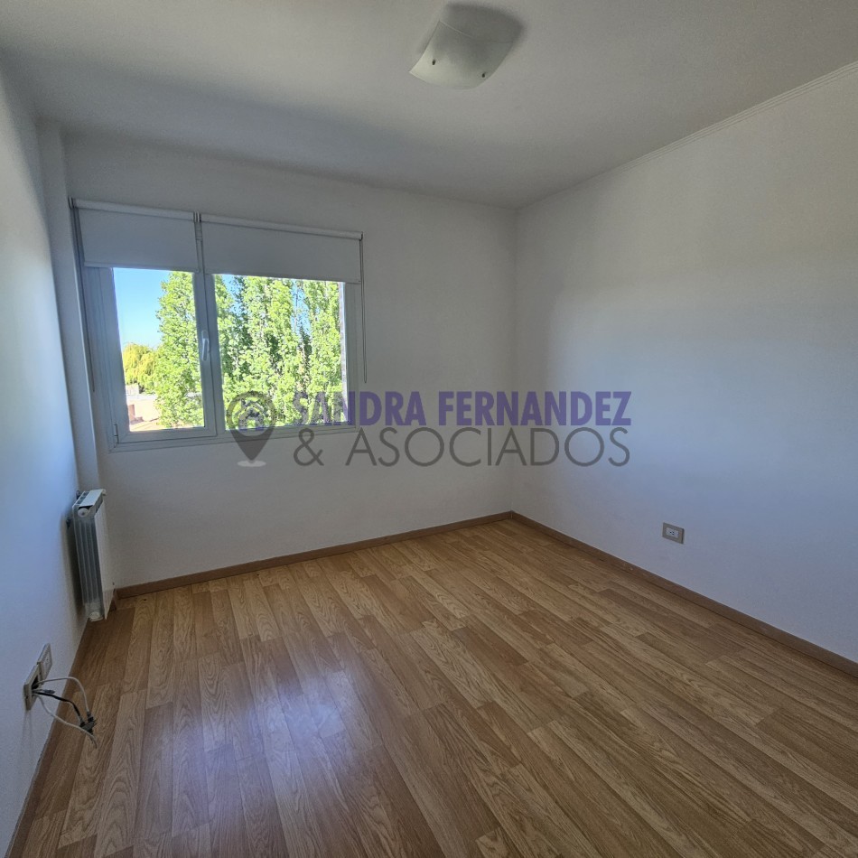 Neuquen Alqwuiler Semipiso en zona Jardines del Rey. Cochera Baulera Zona Rio Limay Paseo de la Costa