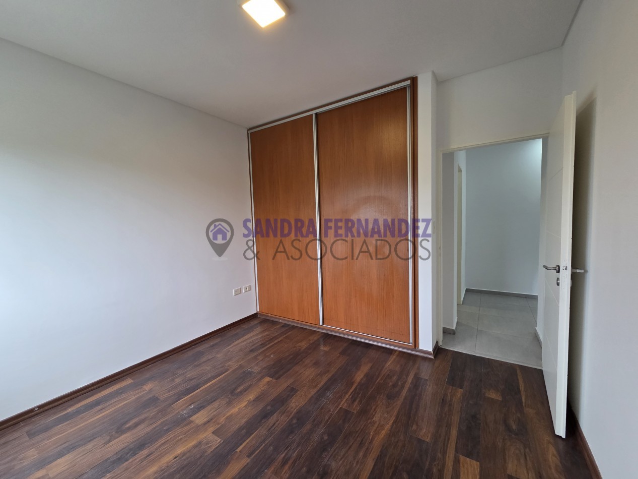 Rio Negro Cipolletti Alquiler Departamento 1 dormitorio  con cohcera