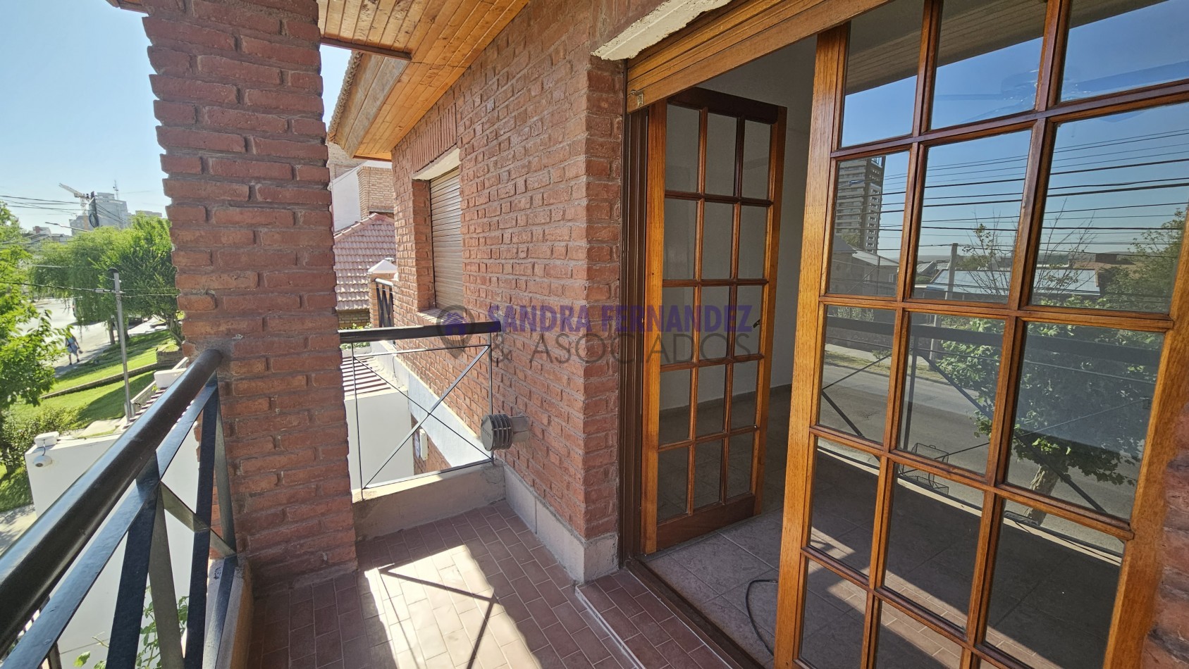 Neuquen. Venta Casa Barrio Santa Genoveva Salida por dos calles