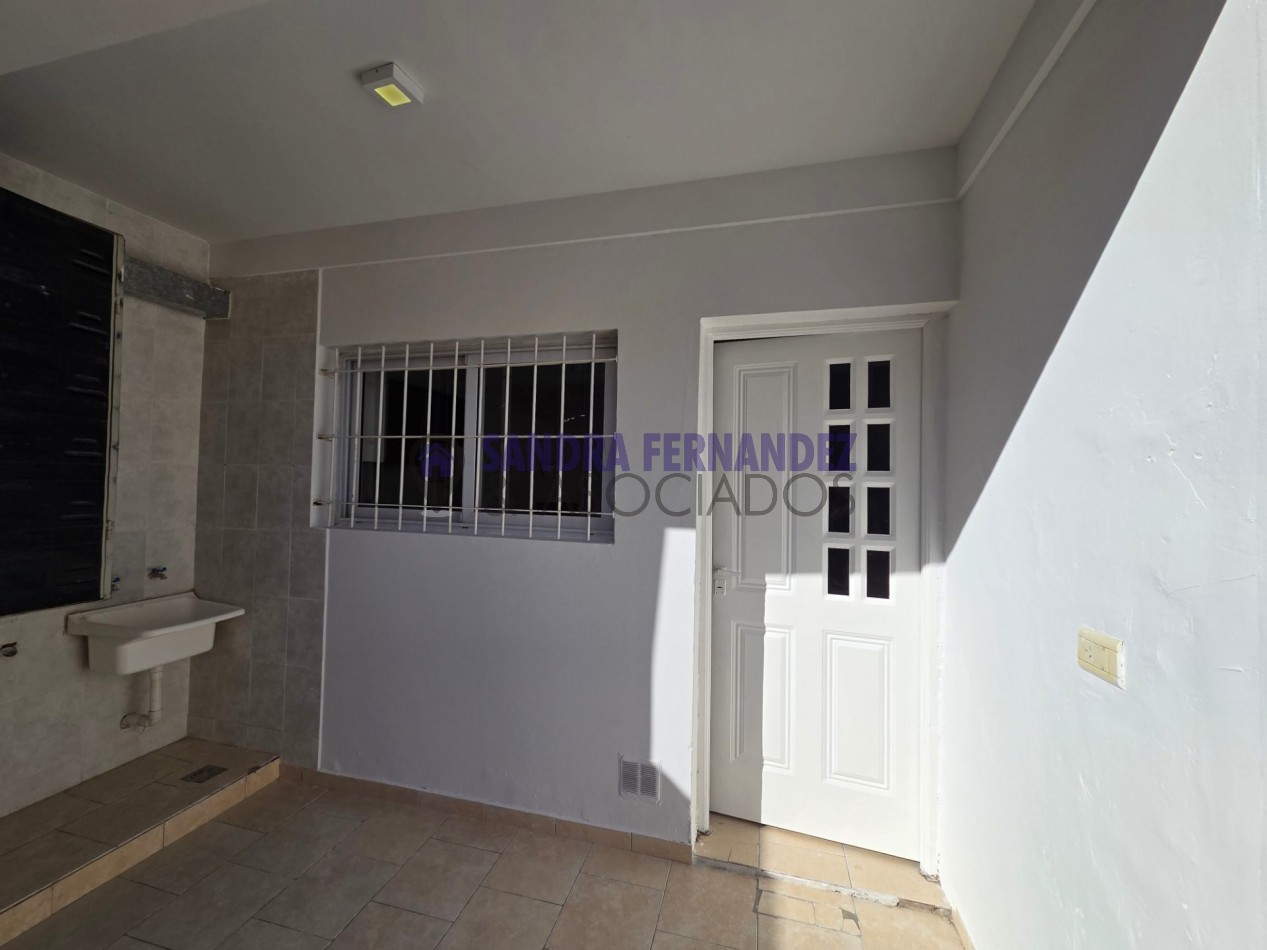 Neuquen Alquiler Duplex 2 dormitorios entrada para un auto