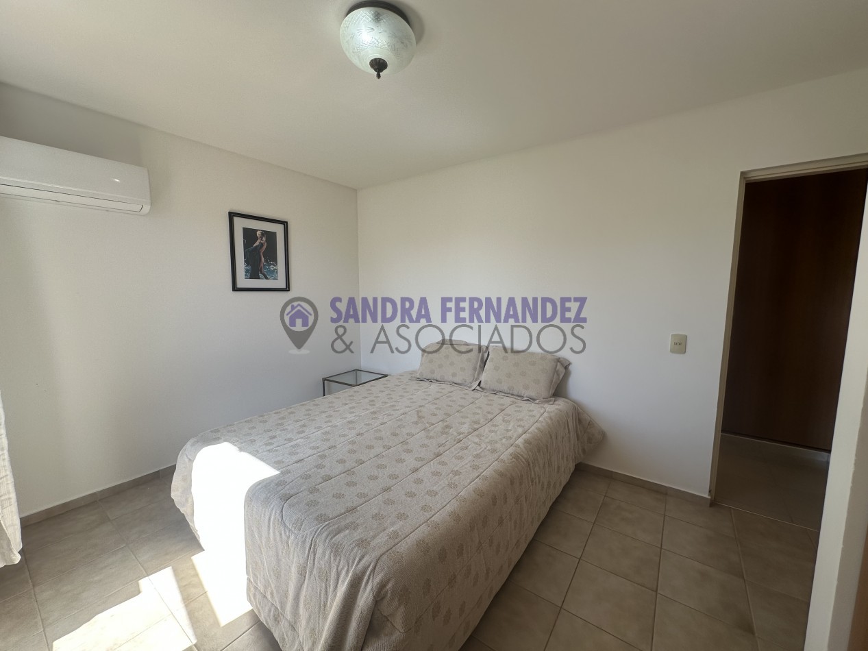 Neuquen. Alquiler. Departamento 2 dormitorios amoblado. Cochera. Barrio Santa Genoveva