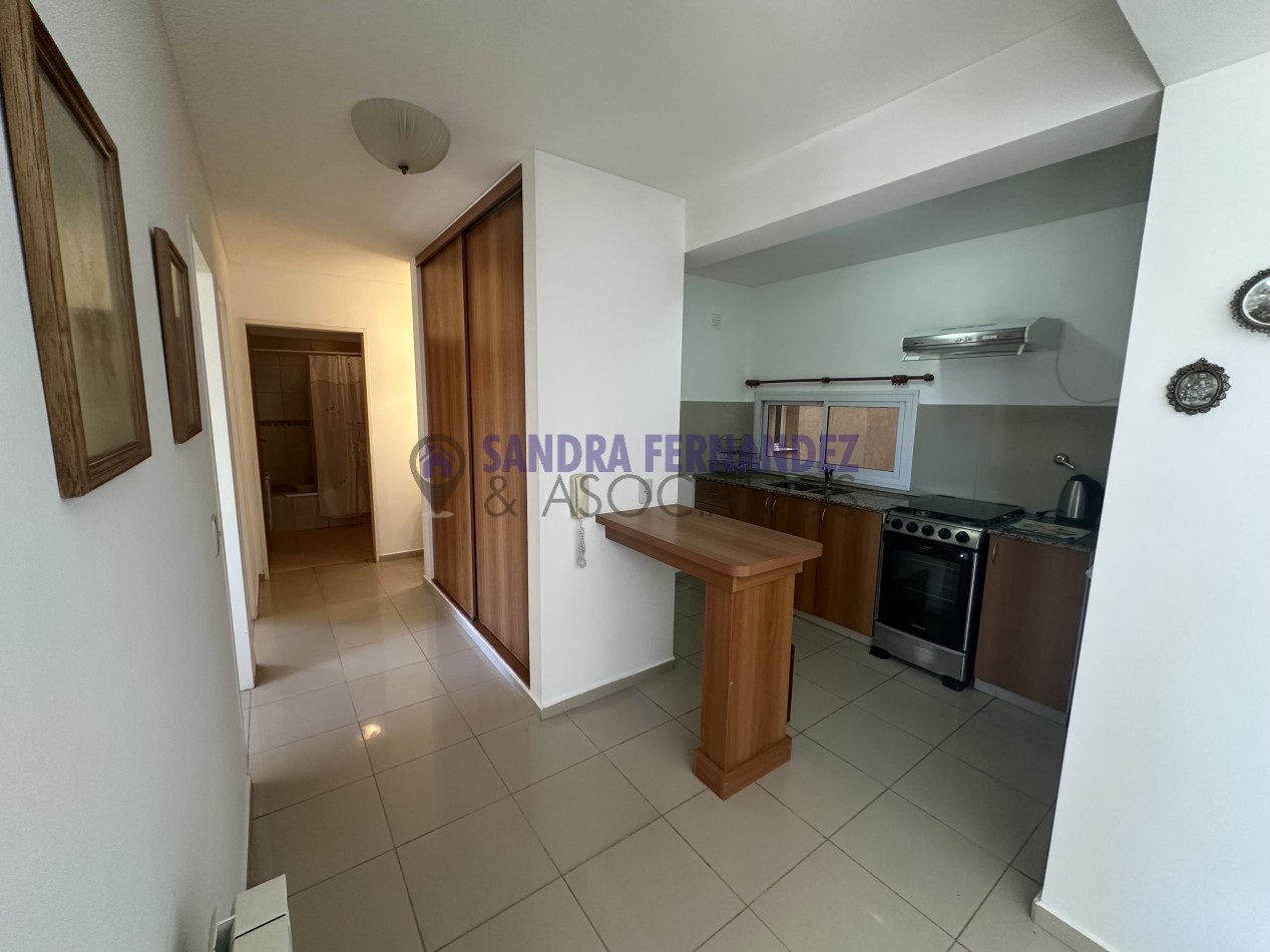 Neuquen. Alquiler. Departamento 2 dormitorios amoblado. Cochera. Barrio Santa Genoveva