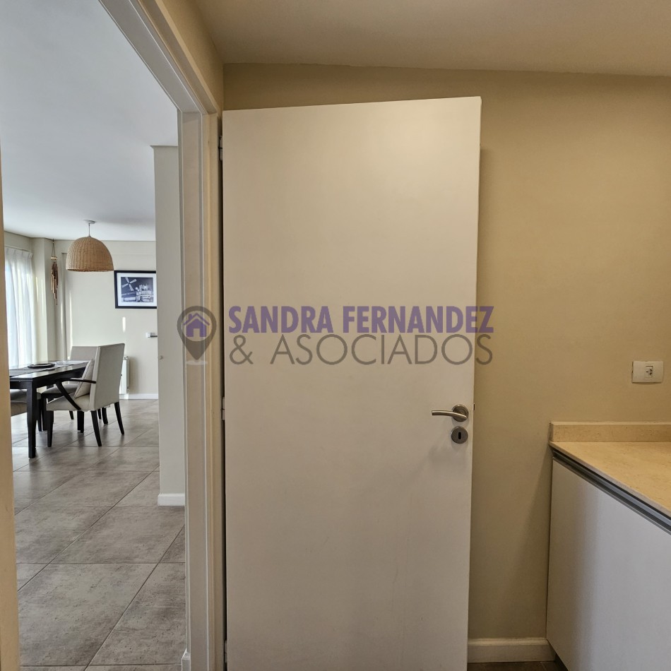 Neuquen, Venta. Semipiso de 1 dormitorio. Amoblado Equipado. Zona Legislatura Edifico Dos Rios