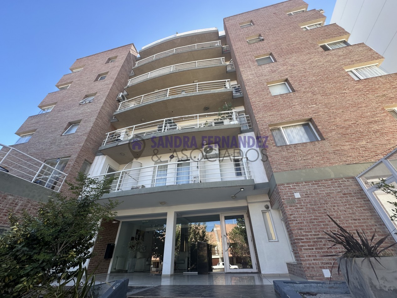 Neuquen. Alquiler. Departamento 2 dormitorios amoblado. Cochera. Barrio Santa Genoveva