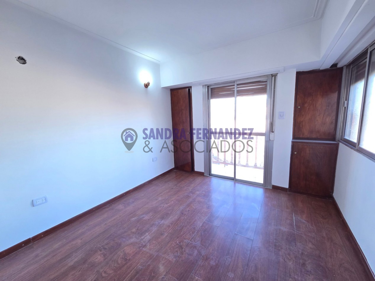Neuquen Alquiler Duplex 3 dormitorios entrada para vehiculo con rejas