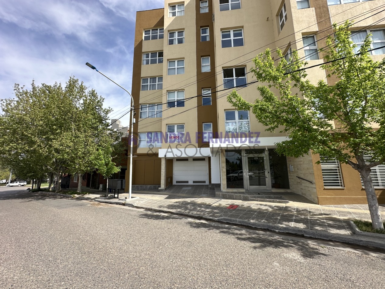 Neuquen Venta Santa Genoveva Departamento 2 dormitorios. Cochera Baulera 