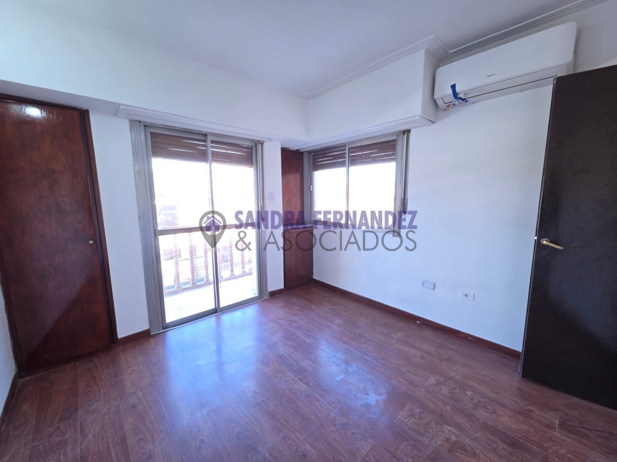 Neuquen Alquiler Duplex 3 dormitorios entrada para vehiculo con rejas