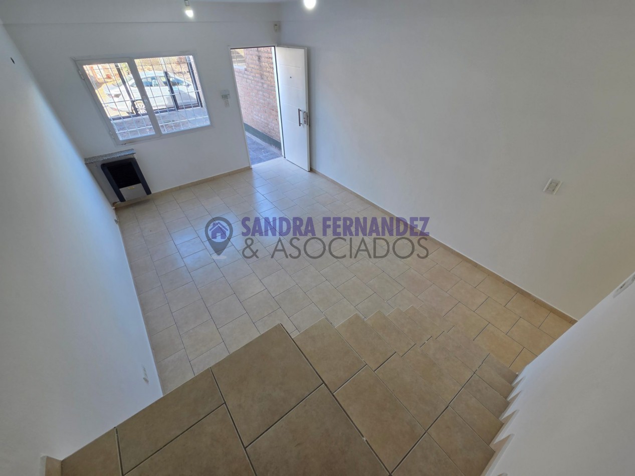 Neuquen Alquiler Duplex 2 dormitorios entrada para un auto