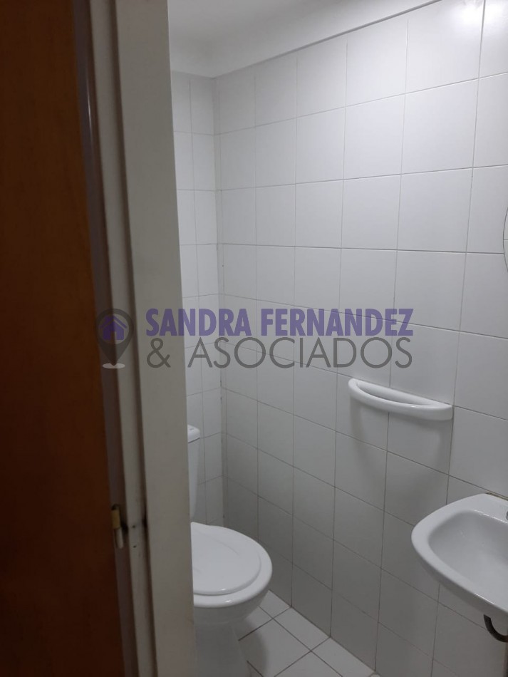 Neuquen. Alquiler. Departamento 2 dormitorios con cochera Zona Policlinico/Hospital Castro Rendon