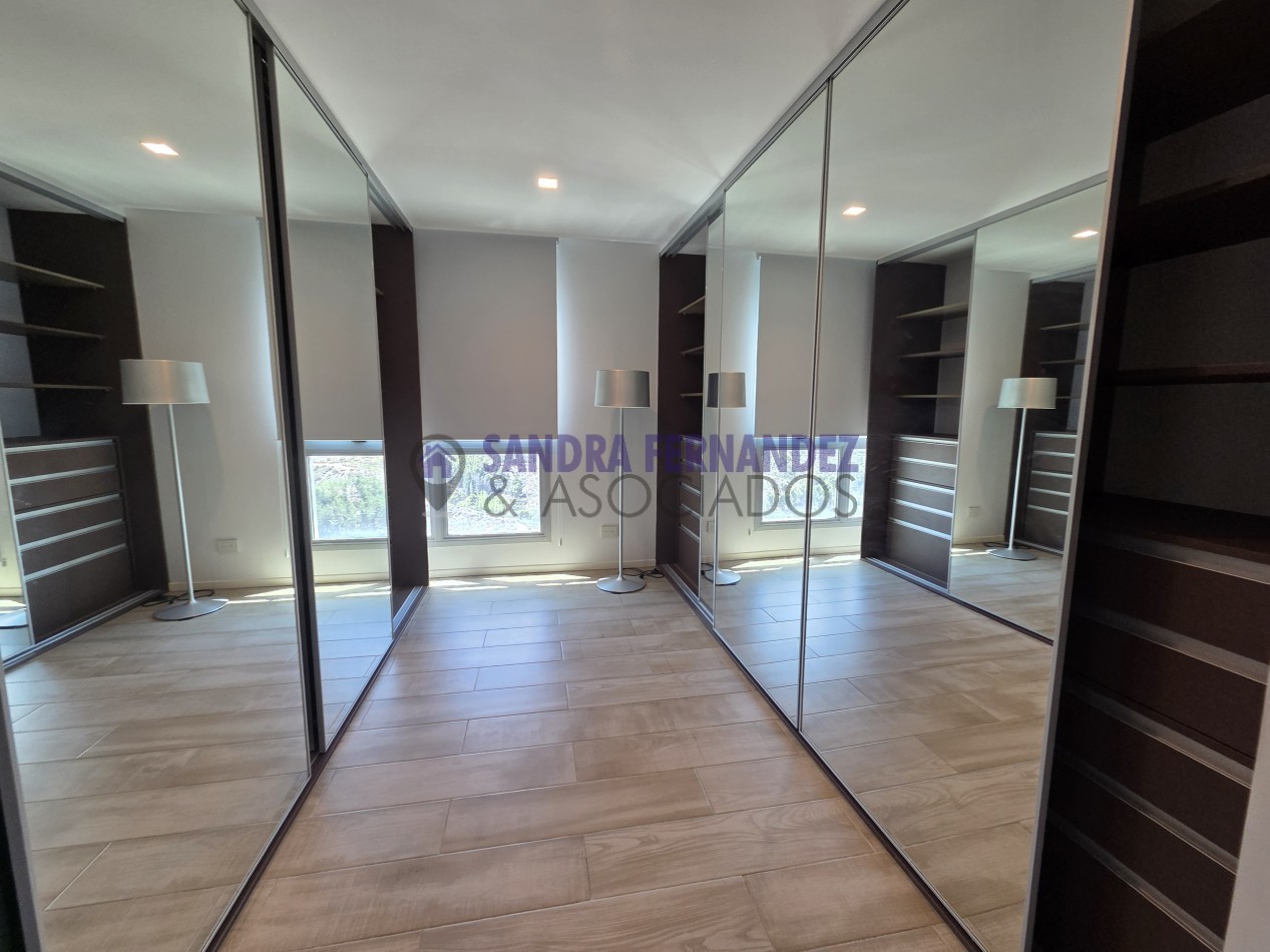 Neuquen. Alquiler NIVEL GERENCIAL Departamento  Semipiso 3 dorm