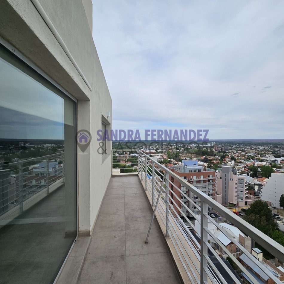 Neuquen. Venta. Semipiso Departamento frente a Legislatura de Neuquen. 