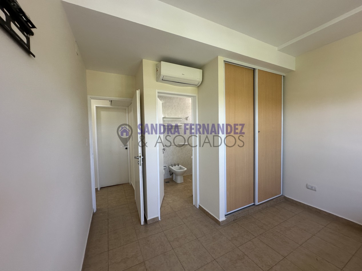 Neuquen Venta Santa Genoveva Departamento 2 dormitorios. Cochera Baulera 