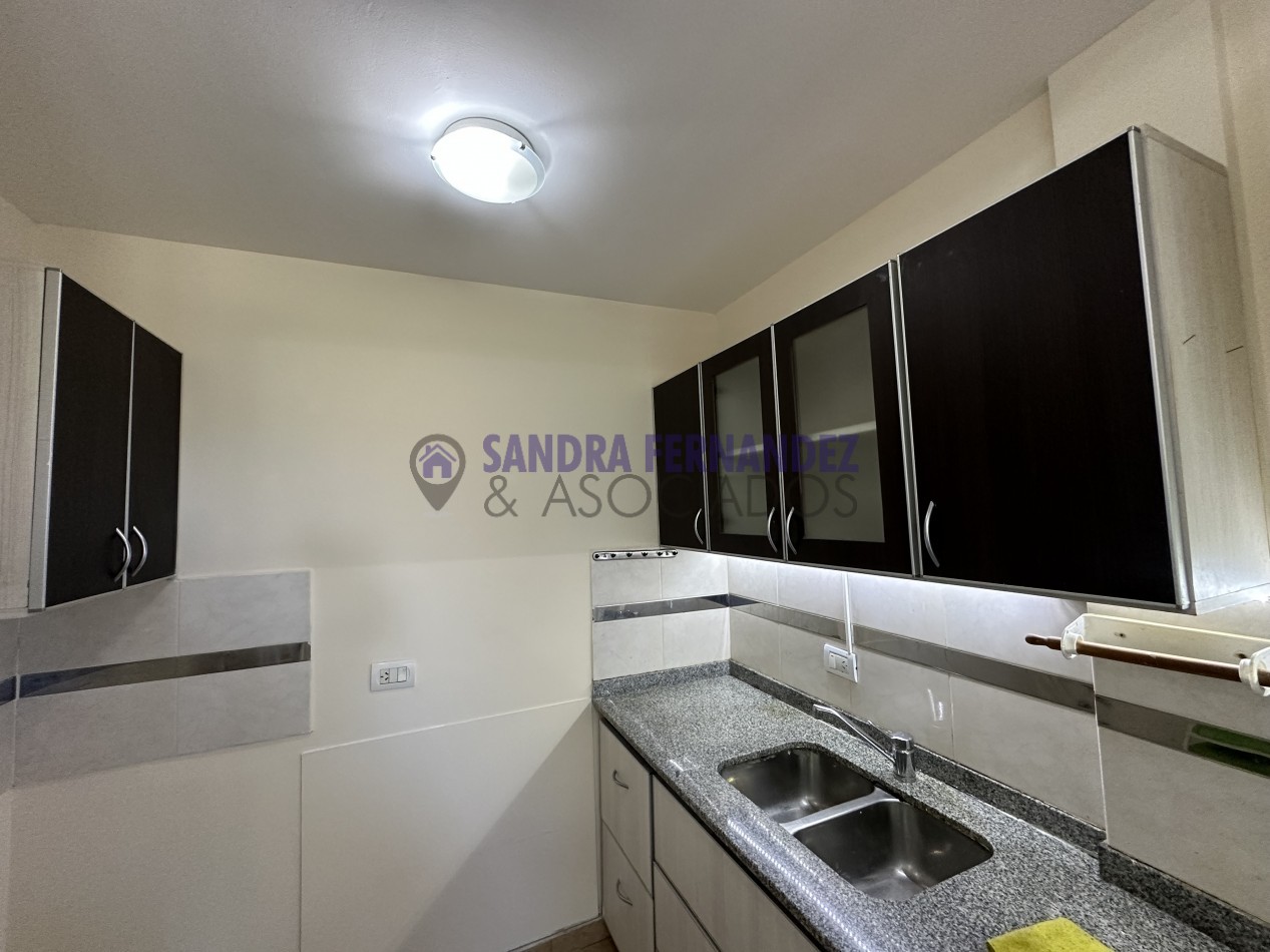 Neuquen Venta Santa Genoveva Departamento 2 dormitorios. Cochera Baulera 