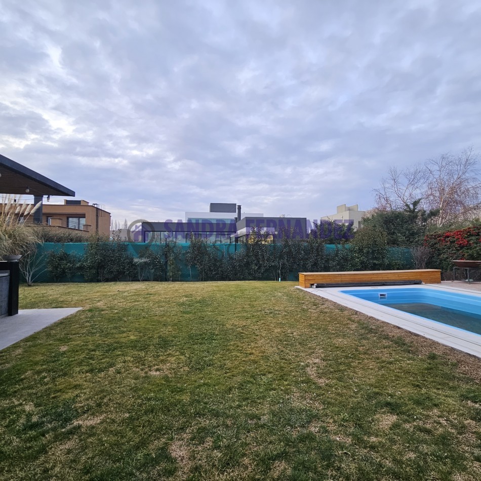 Neuquen Alquiler Casa Nivel gerencial en dos plantas Barrio Cerrado Sauces del Limay
