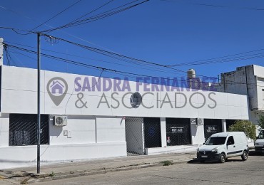 Neuquen. Local comercial- Oficina. 300 m2Apto Gastronomia en el centro del Bajo de la ciudad de Neuquen