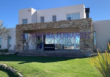  Neuquen. ALQUILER/VENTA La Peninsula Casa amoblada equipada 3 dormitorios